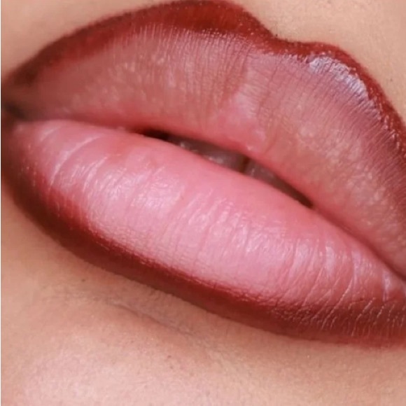 Glamlite X Chucky Tiff Lipliner - Picture 2 of 2